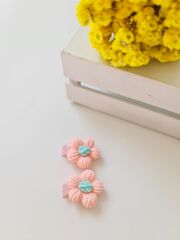Çiçek Objeli Klips Toka – 2’li Set | Çocuklara Uygun Şık ve Renkli Tasarım