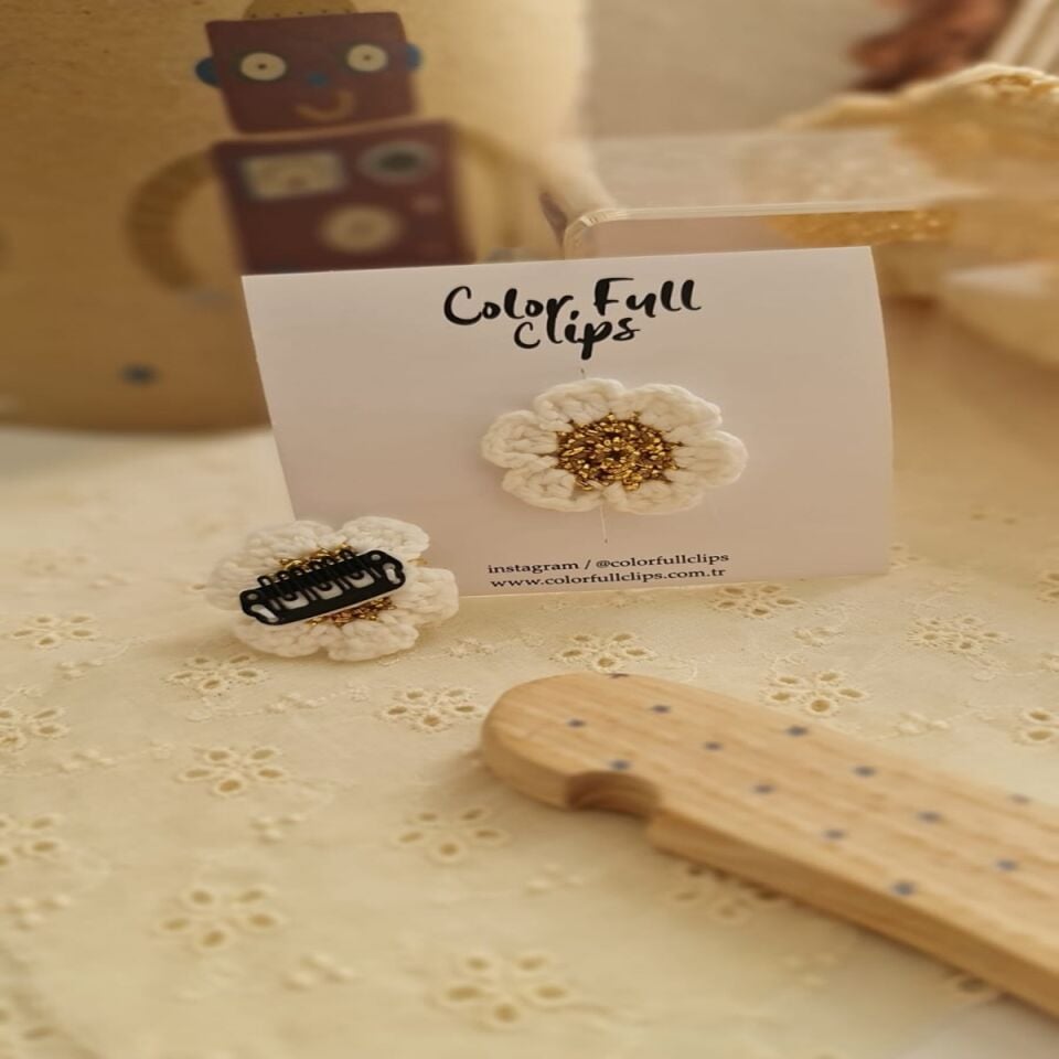El örgüsü Gold Çiçek Ekru Az Saçlı Bebek Tokası ADET
